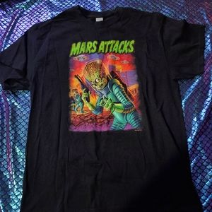 Mars attacks tee